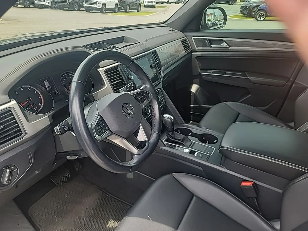 Used 2020 Gray Volkswagen 3.6L V6 SE w/Technology image 14