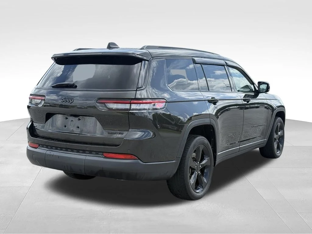 Used 2022 Gray Jeep Limited image 28