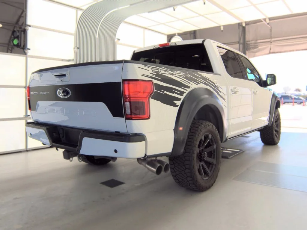 Certified Used 2019 Oxford White Ford Lariat image 4