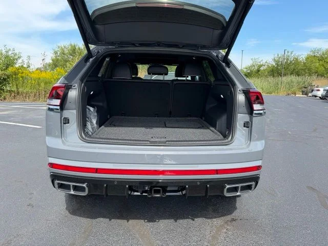 New 2026 Pure Gray Volkswagen 2.0T SEL Premium R-Line image 3
