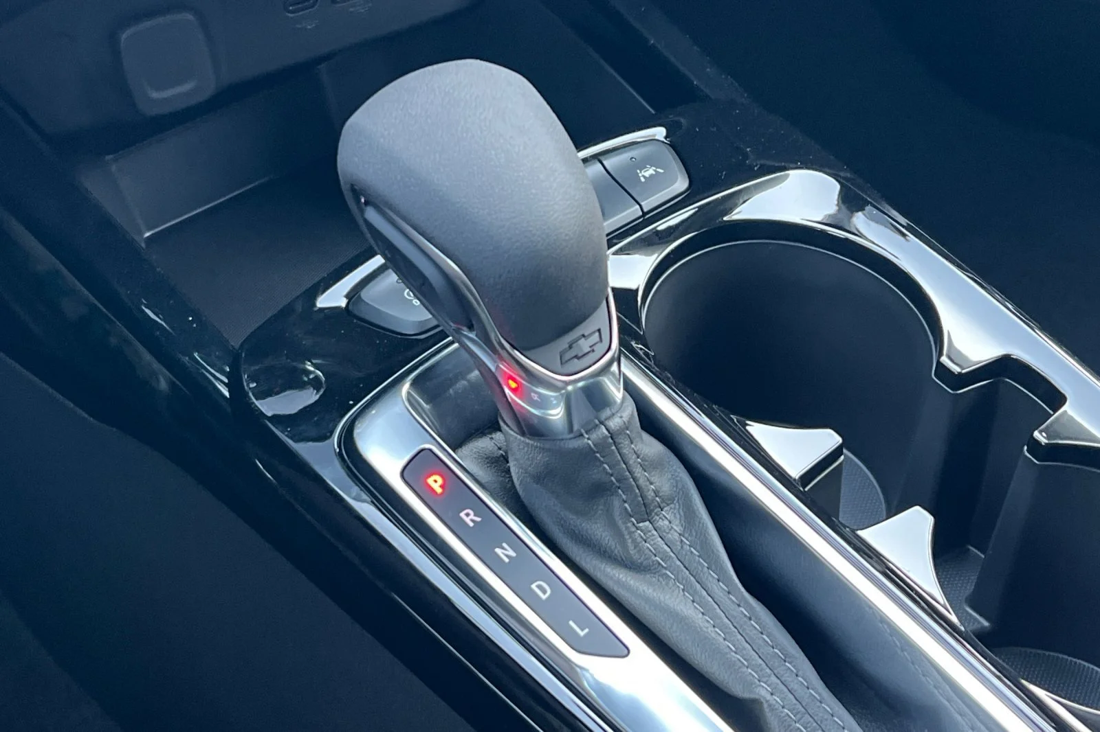 New 2026 Mosaic Black Metallic Chevrolet ACTIV image 21