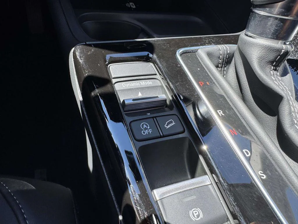 Used 2025 Platinum White Pearl Acura Base image 30