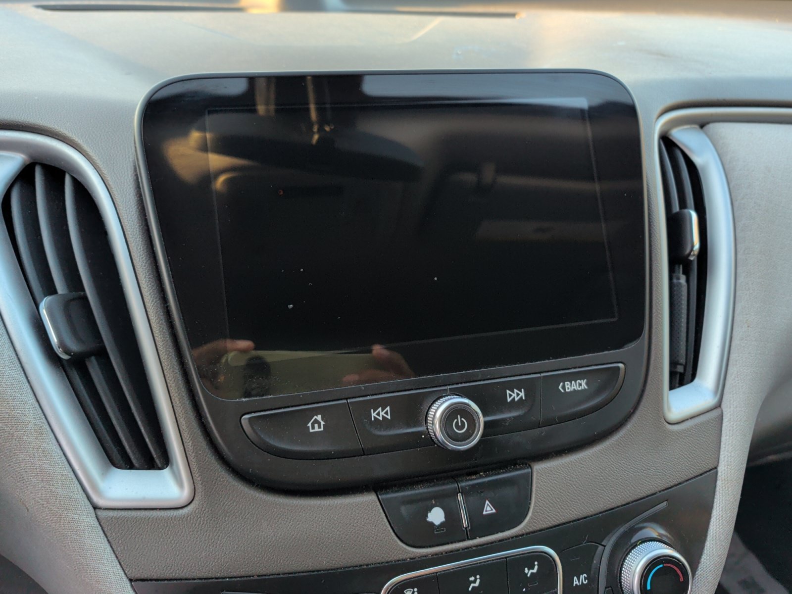 Used 2022 Mineral Gray Metallic Chevrolet LT image 14