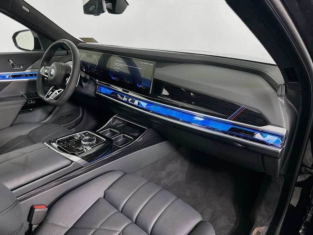 Used 2026 Black Sapphire Metallic BMW 760i xDrive image 29