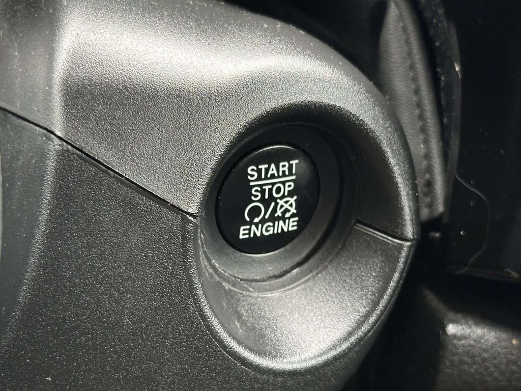 Used 2016 Black FIAT Easy image 4