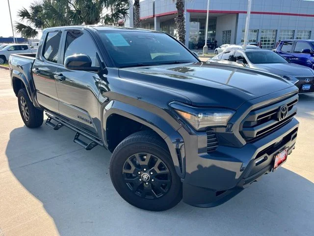 Used 2025  Toyota SR5 image 1