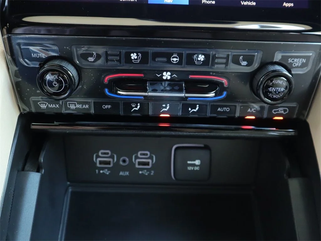 New 2023 Midnight Sky Exterior Paint Jeep Limited image 14