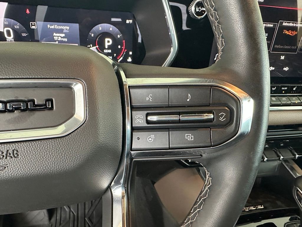 Used 2023 White GMC Denali image 22