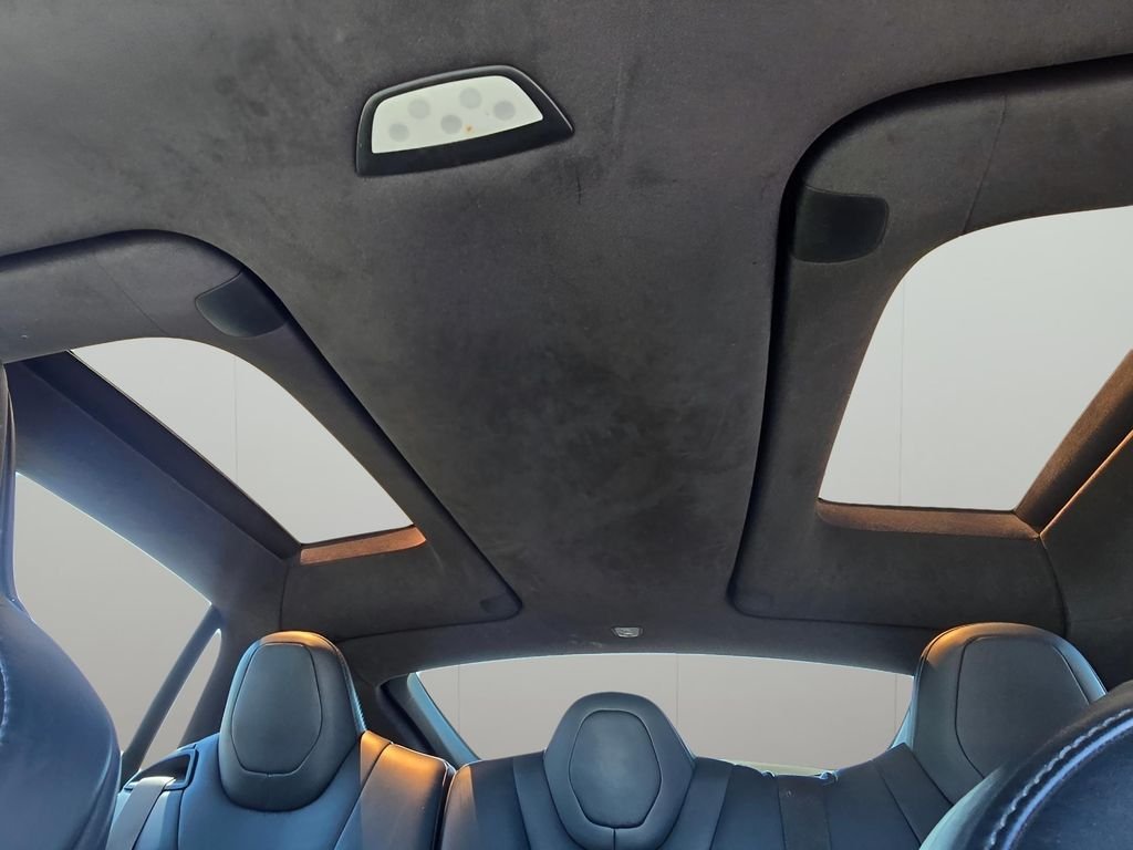 Used 2018 Black Tesla P75D image 26