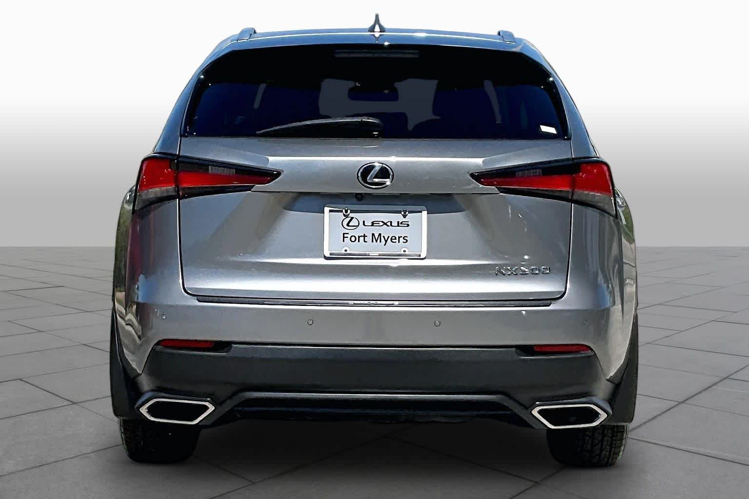 Used 2019 Atomic Silver Lexus  image 5