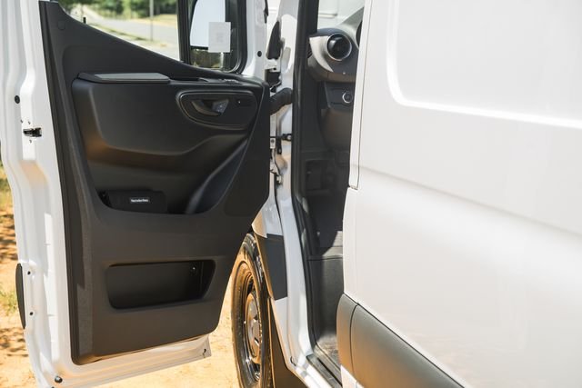 New 2026 Arctic White Mercedes-Benz Cargo 144 WB image 30