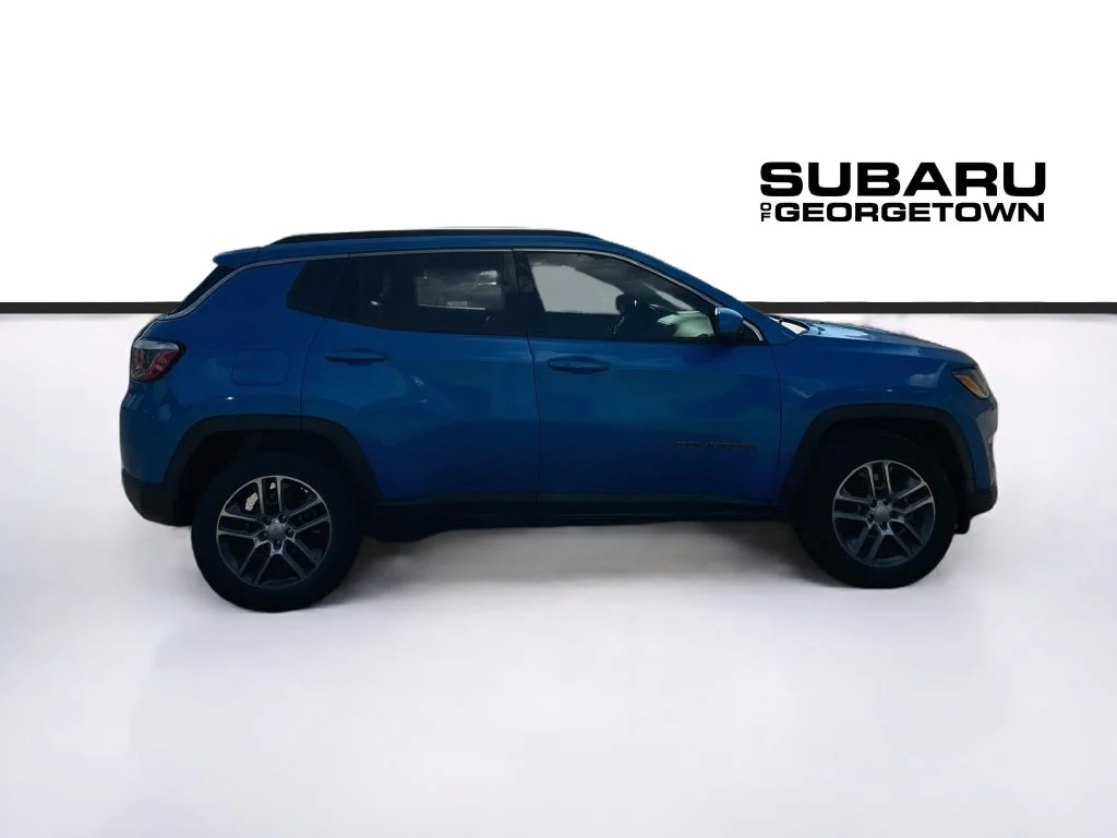 Used 2020 Blue Jeep Latitude image 9