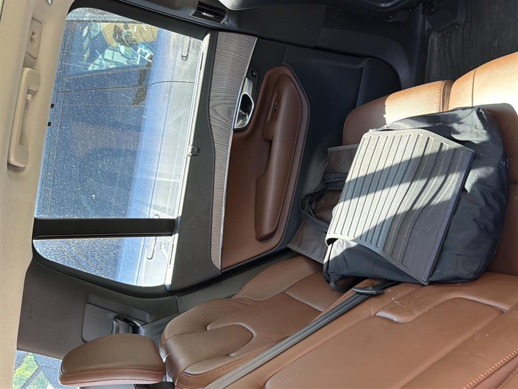 Used 2020 Thunder Grey Metallic Volvo Inscription image 13
