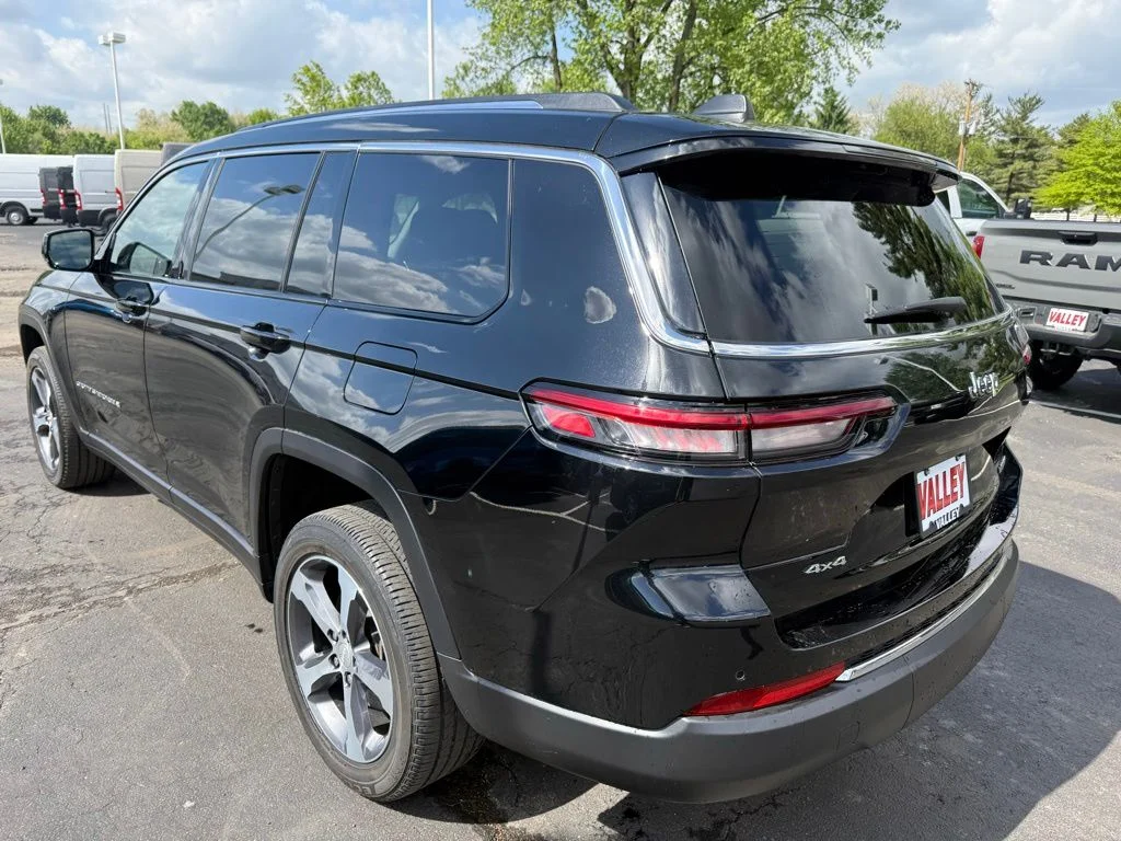 Used 2023 Black Jeep Limited image 4