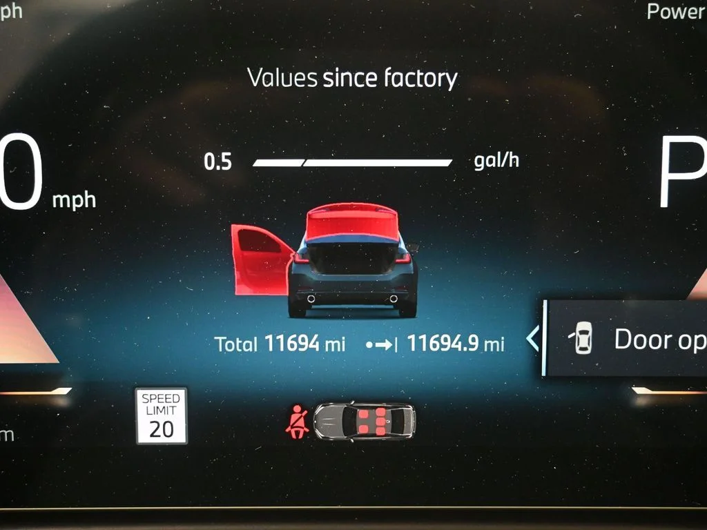 2025 BMW 3 Series 330i - Photo 10