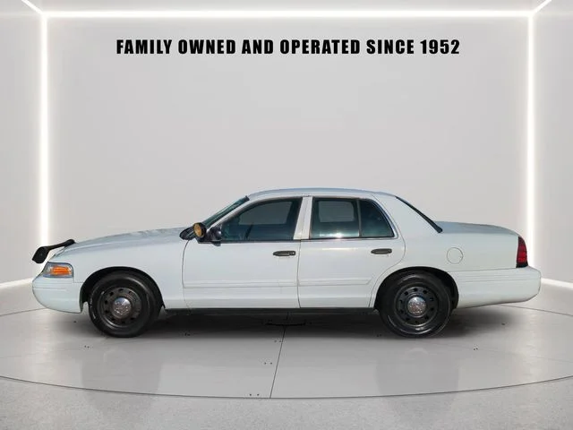 Used 2010  Ford Police Interceptor image 3