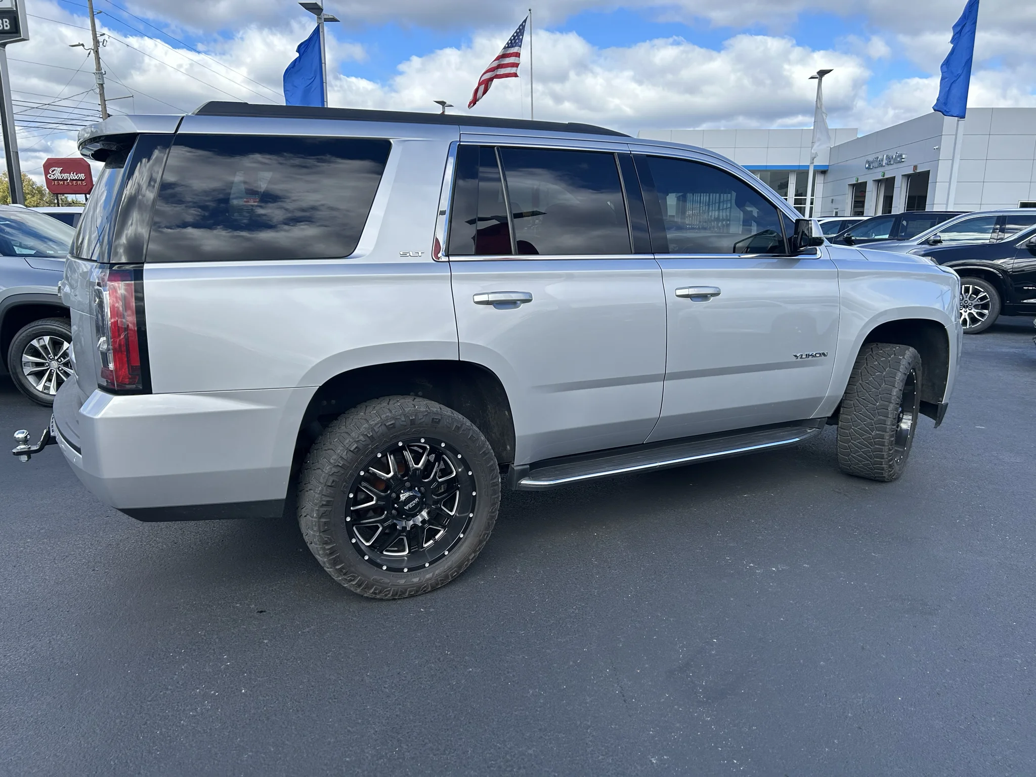 Used 2019 QUICKSILVER METALLIC GMC SLT Standard Edition image 4