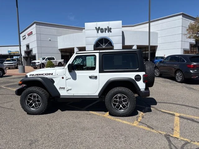 New 2026 Bright White Clear-Coat Exterior Paint Jeep Rubicon image 9