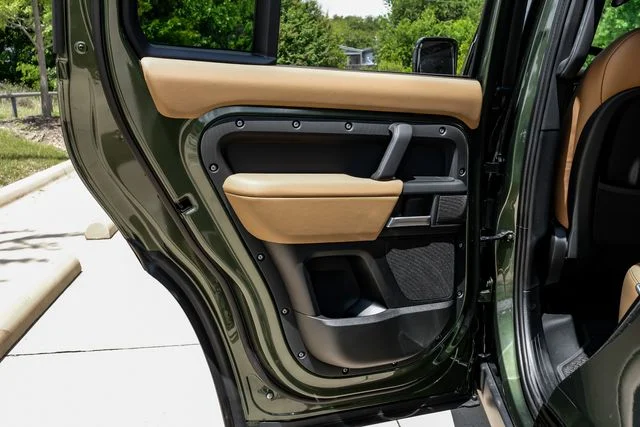 New 2026 Woolstone Green Land Rover X-Dynamic SE image 58