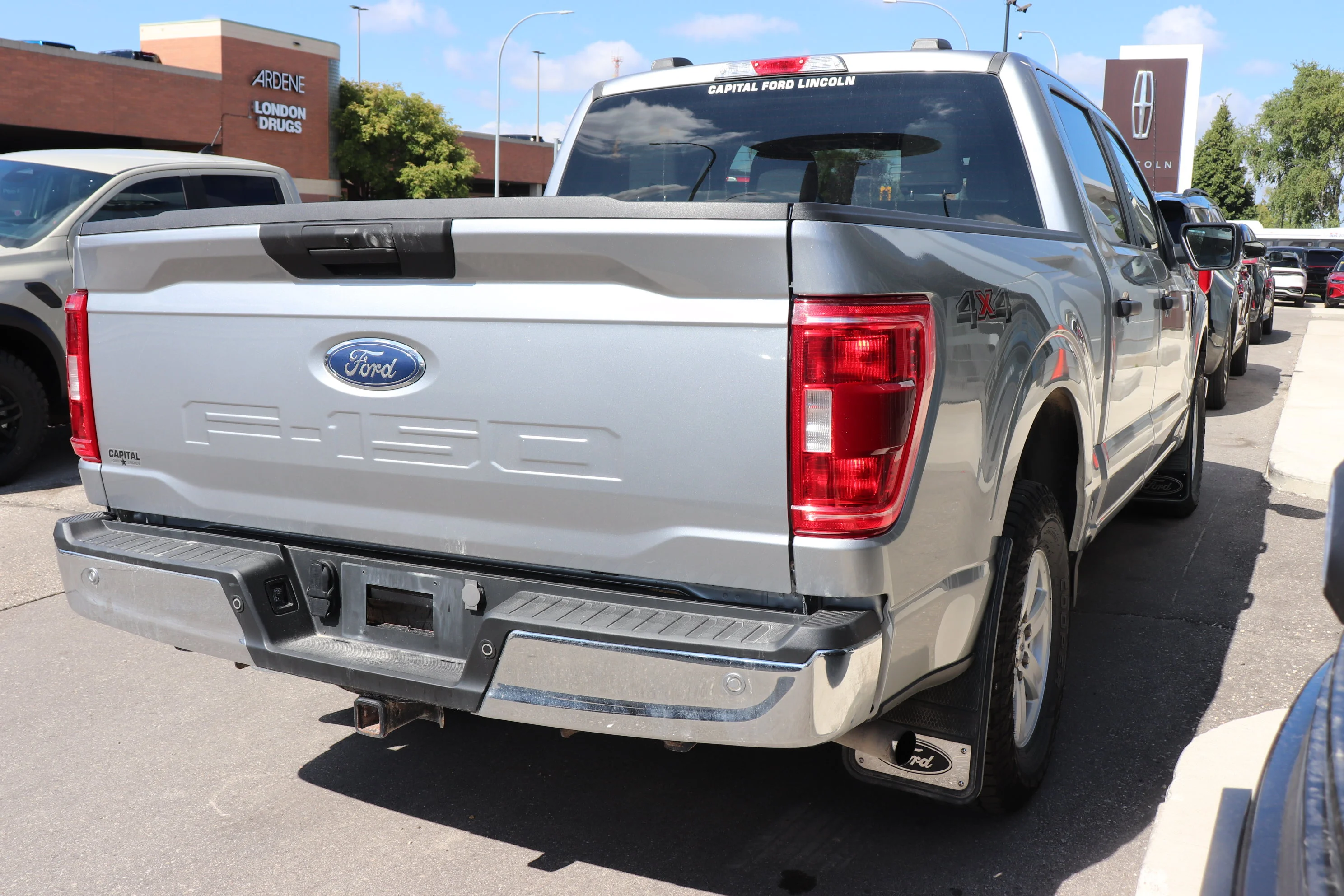 Used 2023 Silver Ford XLT image 5