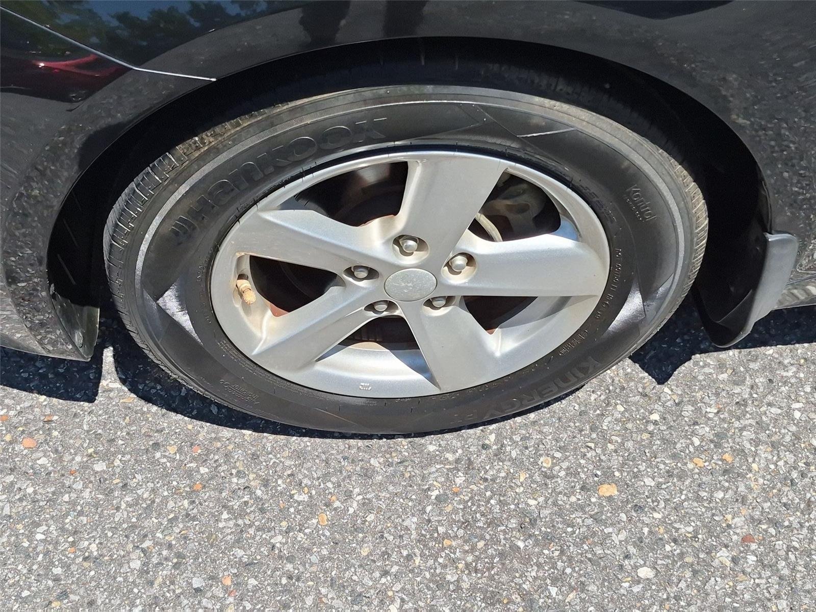 Used 2015 Ebony Black Kia LX image 9