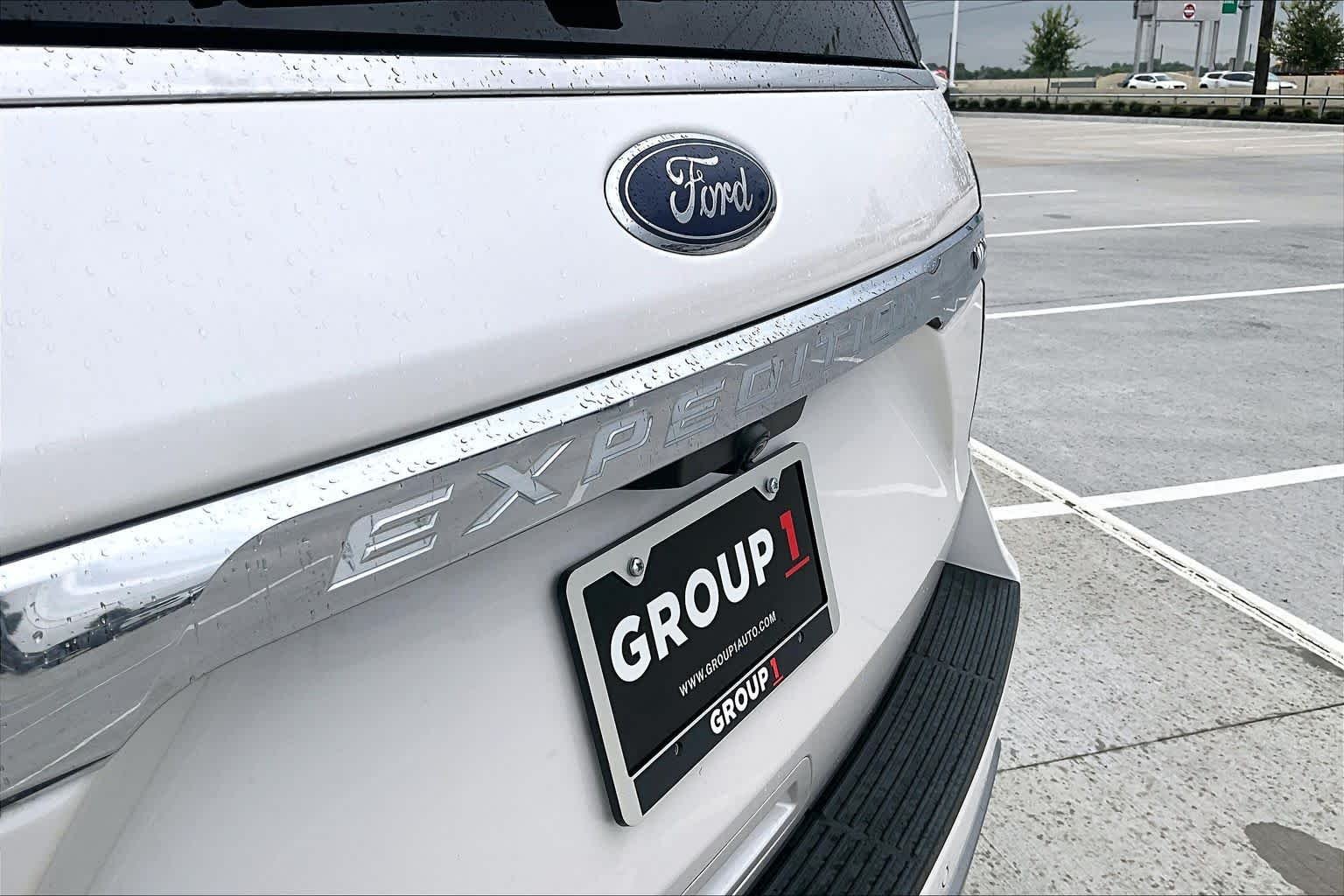 Used 2019 White Platinum Metallic Tri-Coat Ford Limited image 28
