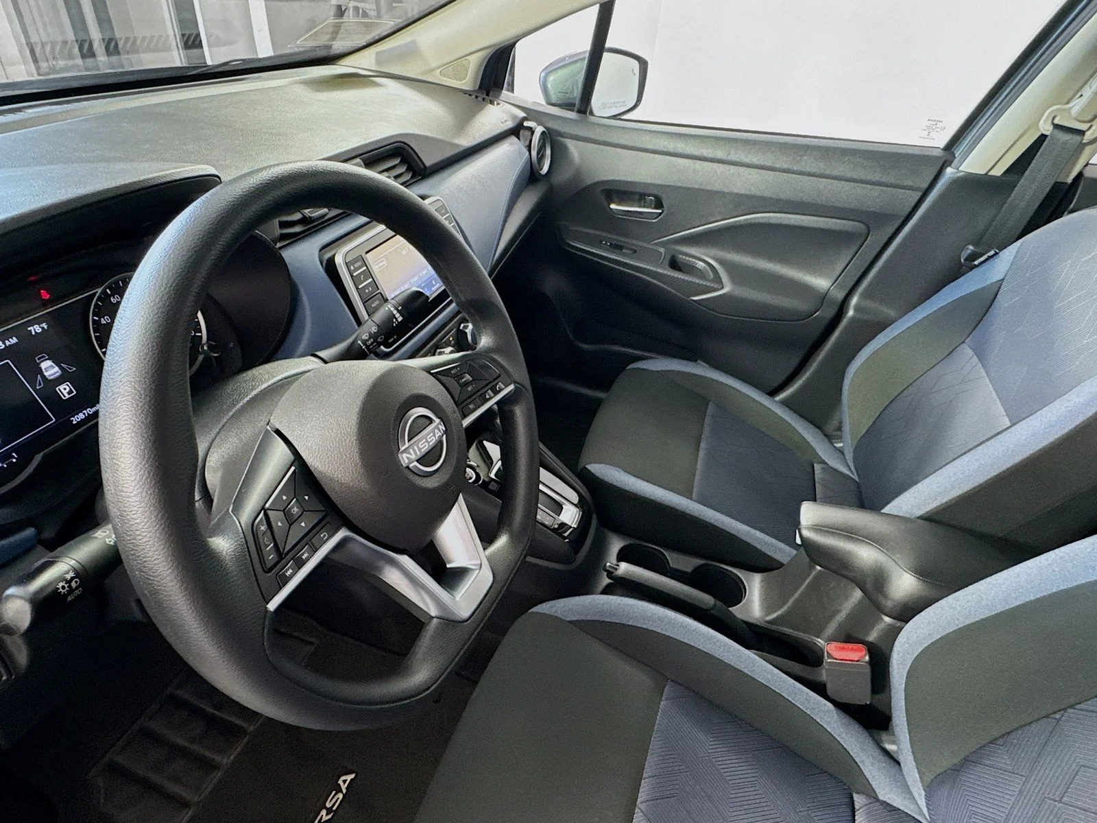 2025 Nissan Versa Sedan SV - Photo 8