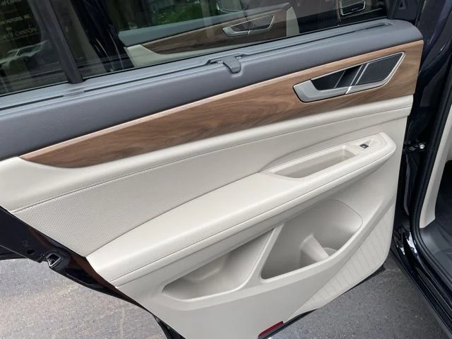2026 Volkswagen Atlas SE w/Tech - Photo 13