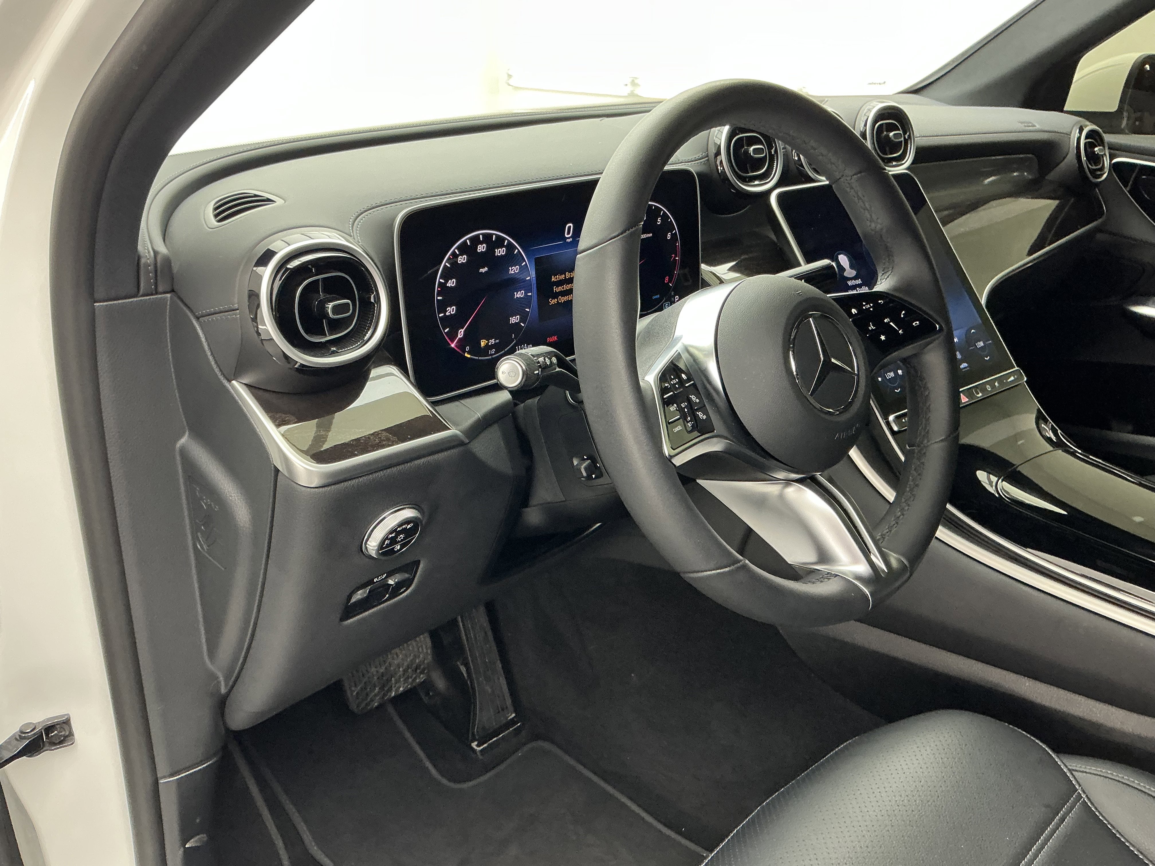 Used 2024 White Mercedes-Benz GLC 300 image 12