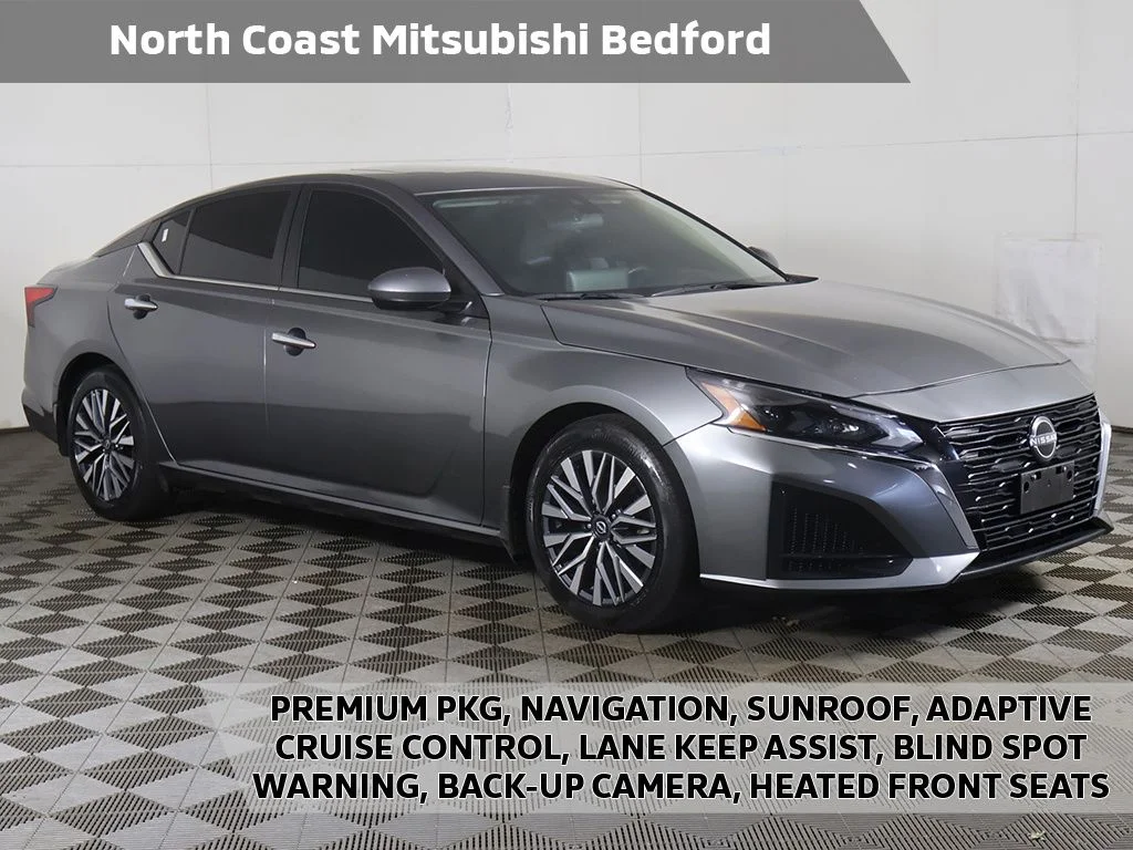 Used 2023 Gray Nissan 2.5 SV image 1
