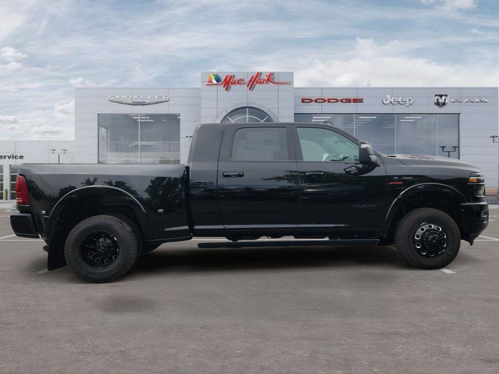 New 2026 Diamond Black Crystal Pearl-Coat Exterior Paint RAM Limited image 6