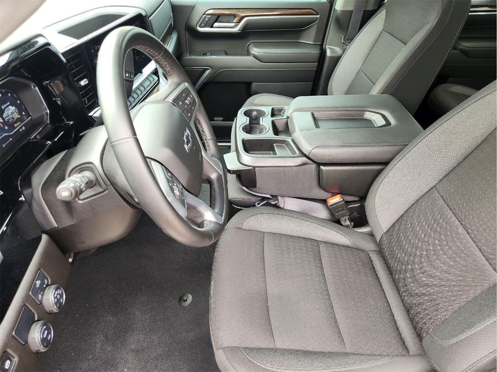 2024 Chevrolet Silverado 1500 photo 13 of 33