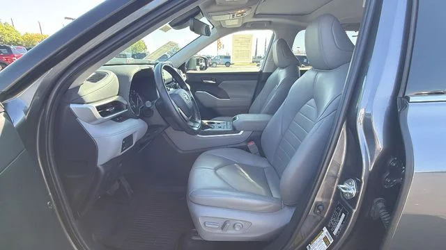 Used 2022 Magnetic Gray Metallic Toyota XLE image 32
