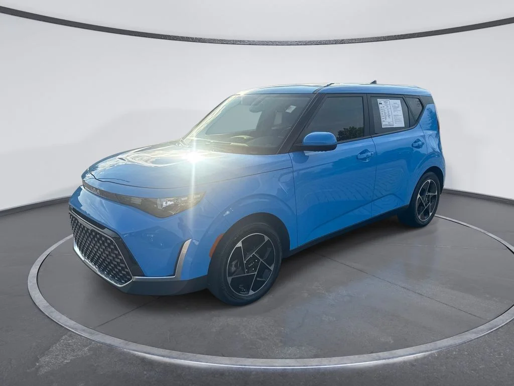Used 2023 Blue Kia EX image 3