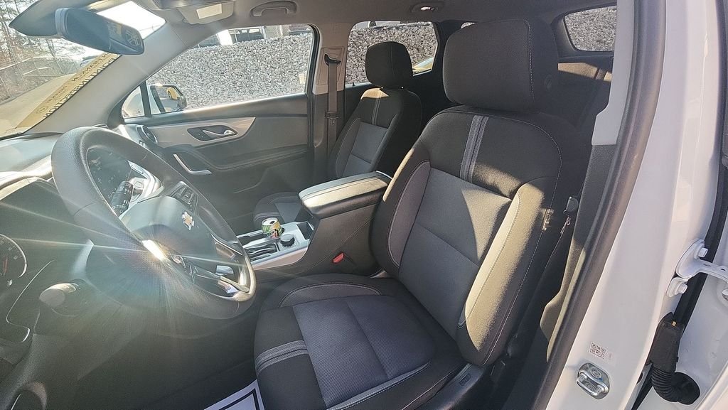 Used 2024 White Chevrolet LT image 15