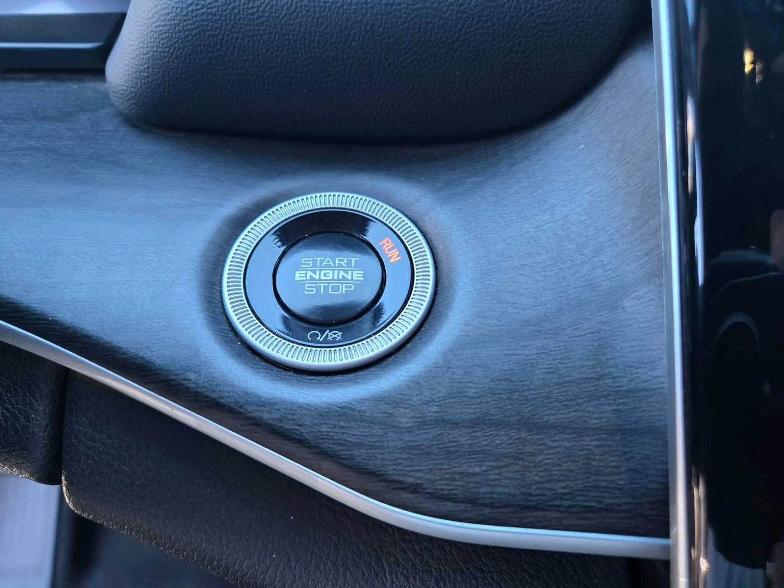 Used 2024  Jeep  image 18