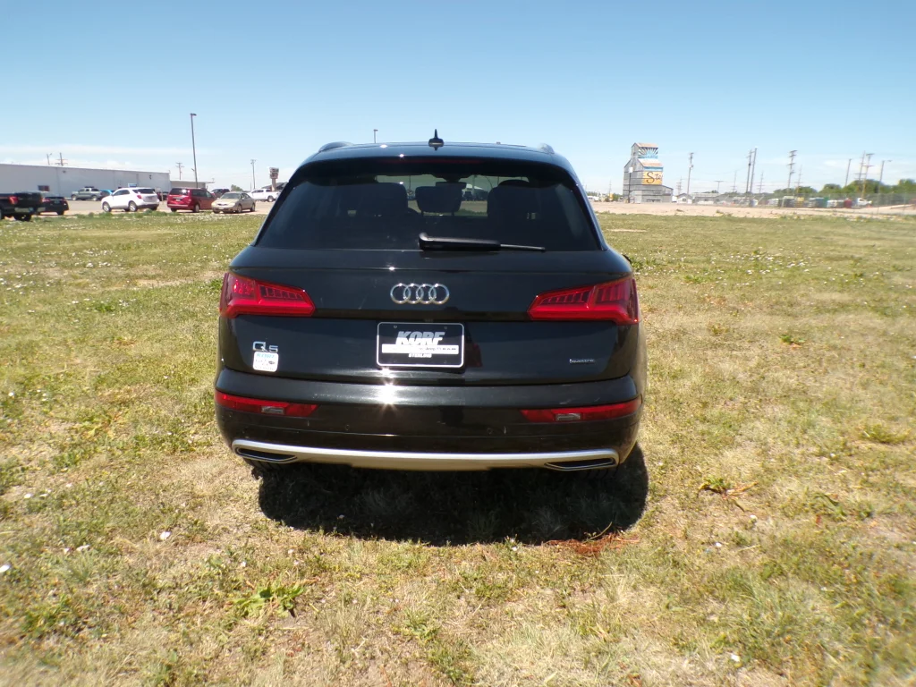 Used 2019 Brilliant Black Audi Premium Plus image 6