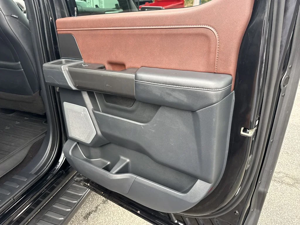 Used 2022 Agate Black Metallic Ford Lariat image 34