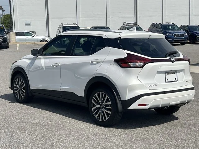 Used 2024 White Nissan SV image 11