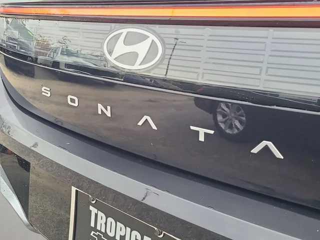 Used 2024 Blue Hyundai SEL image 9