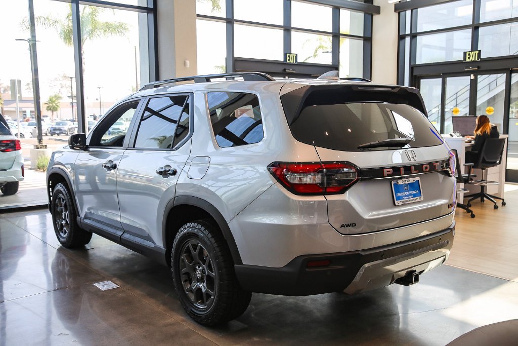 New 2026 Solar Silver Metallic Honda TrailSport image 4