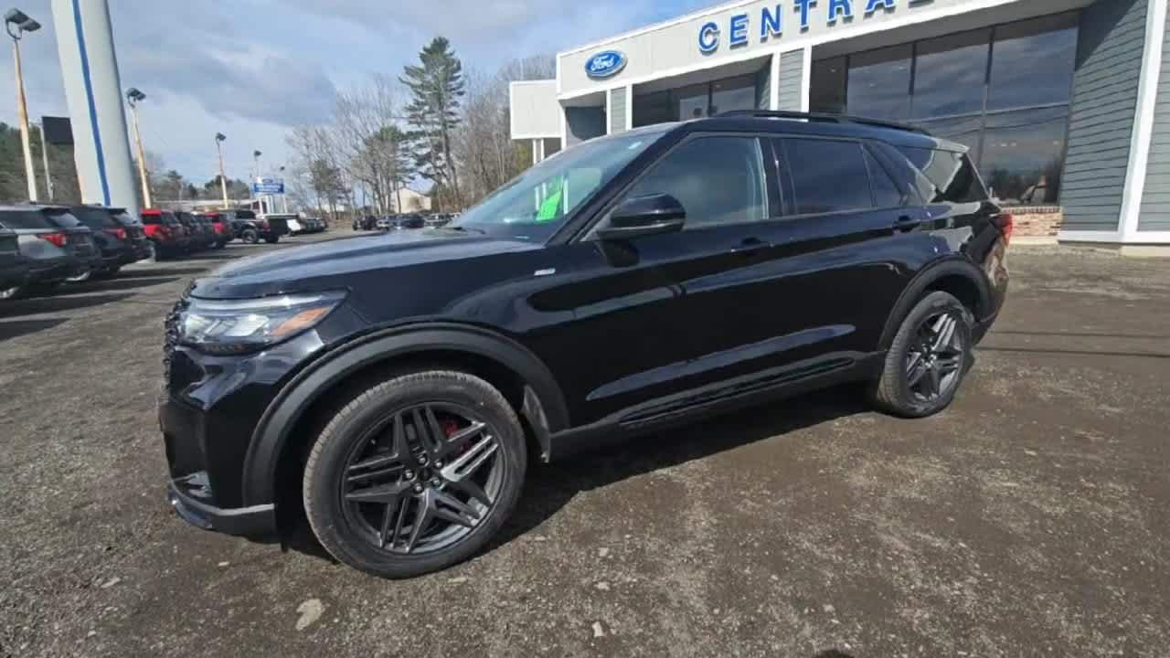 New 2026 Agate Black Metallic Ford ST-Line image 4