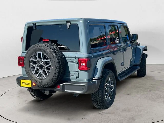 Used 2024 Gray Jeep Sahara image 5