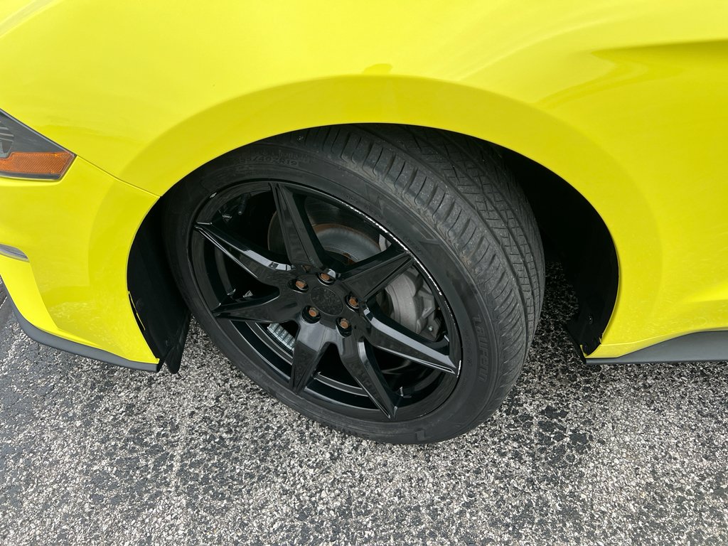 Used 2021 Grabber Yellow Ford GT Premium image 9