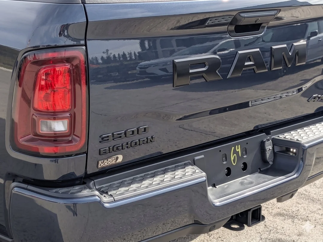 New 2026 Blue RAM Big Horn - - 4x4 - Night Edition - Big Horn Lvl 1 Plus Grp - 5th Wheel/Gooseneck Prep & More! image 10
