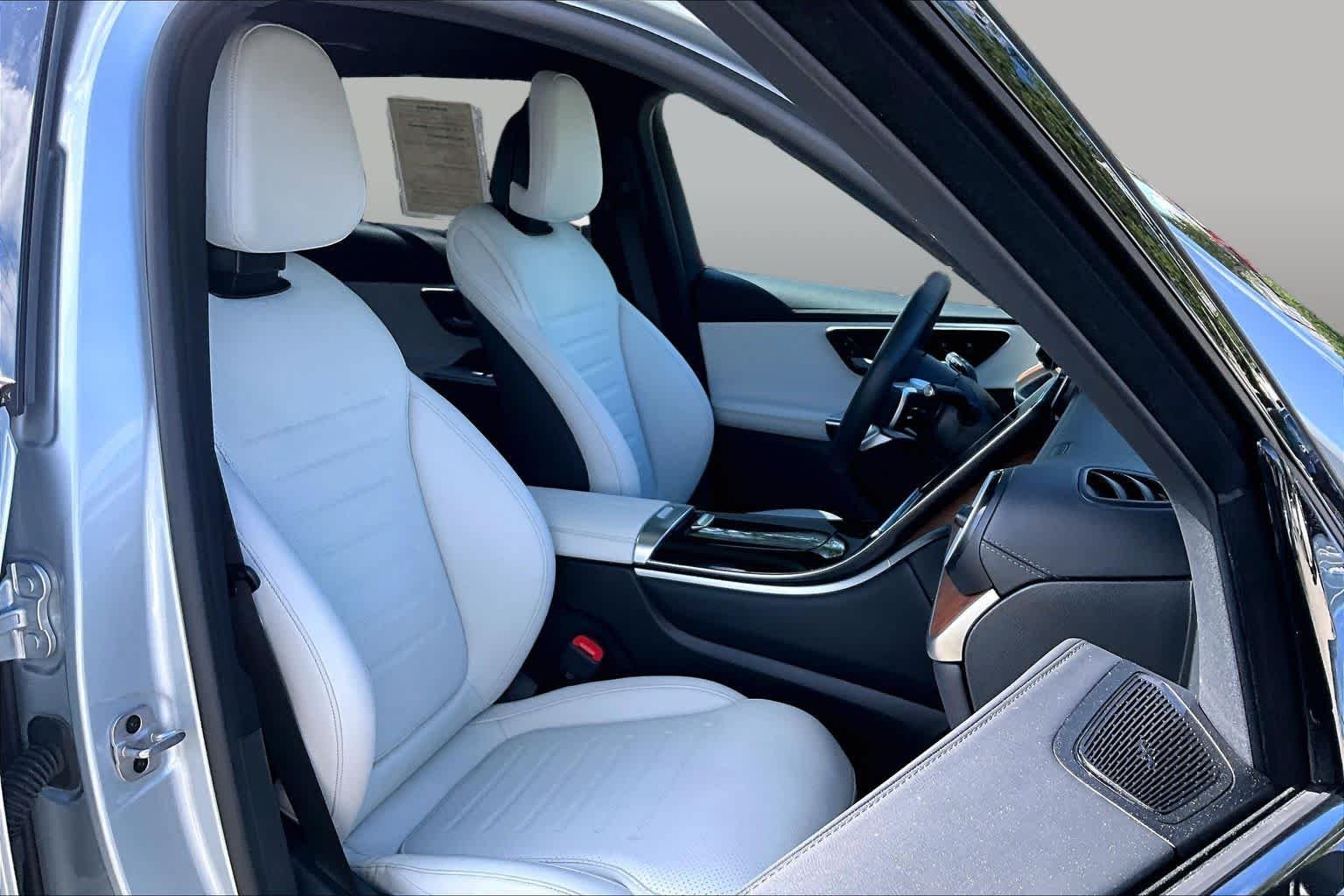 Used 2025 Cirrus Silver Metallic Mercedes-Benz GLC 300 image 9