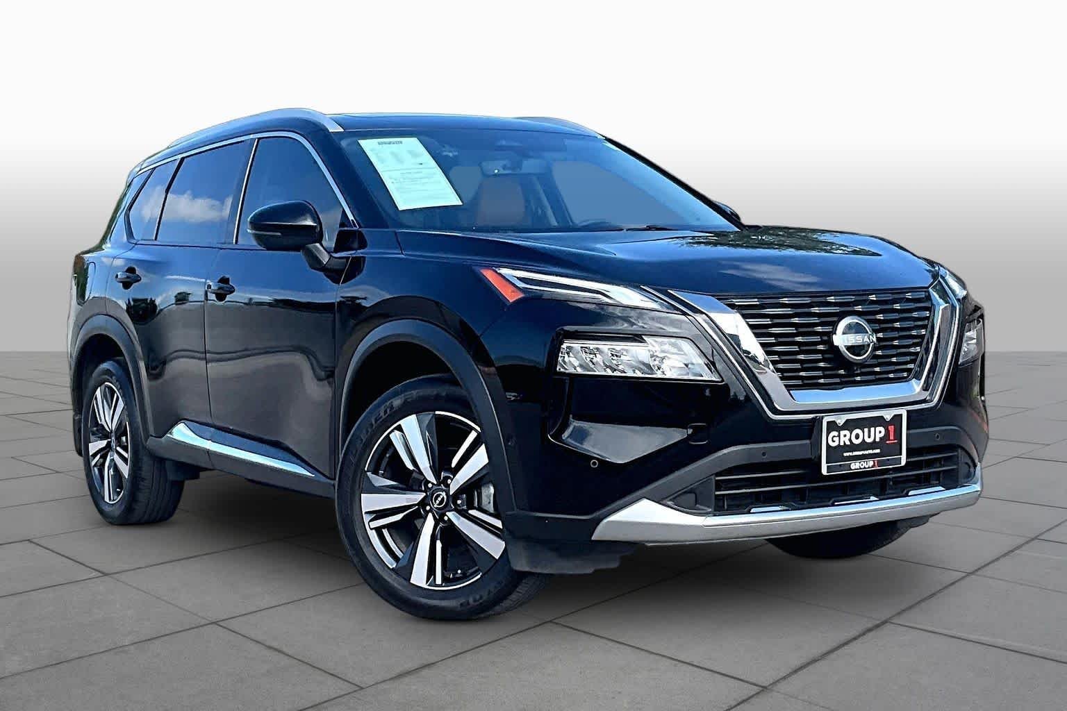 Used 2023 Super Black Nissan Platinum image 3