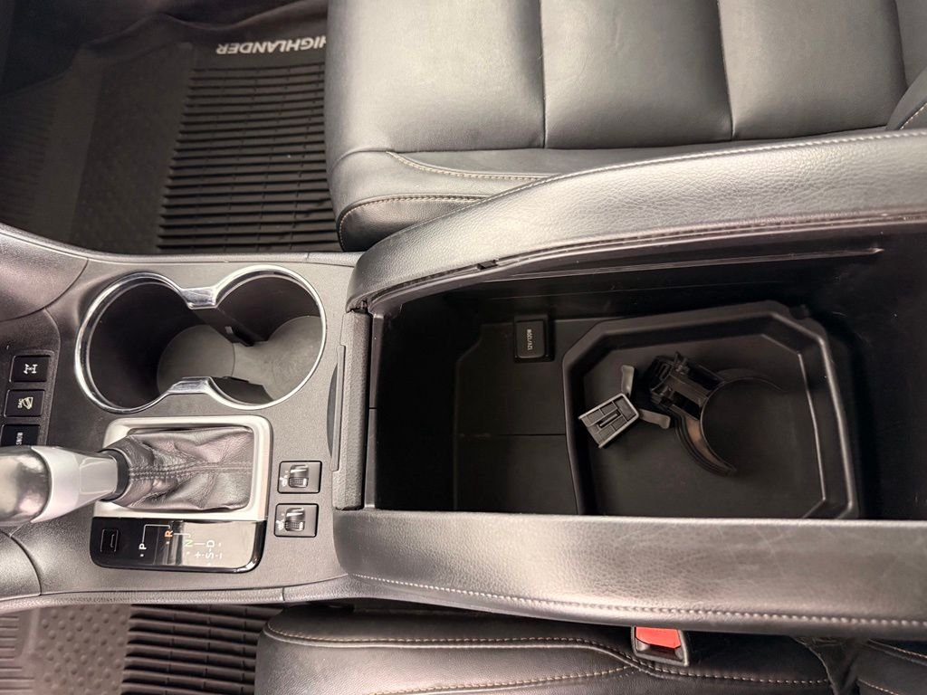 Used 2018 Walnut Toyota XLE image 28