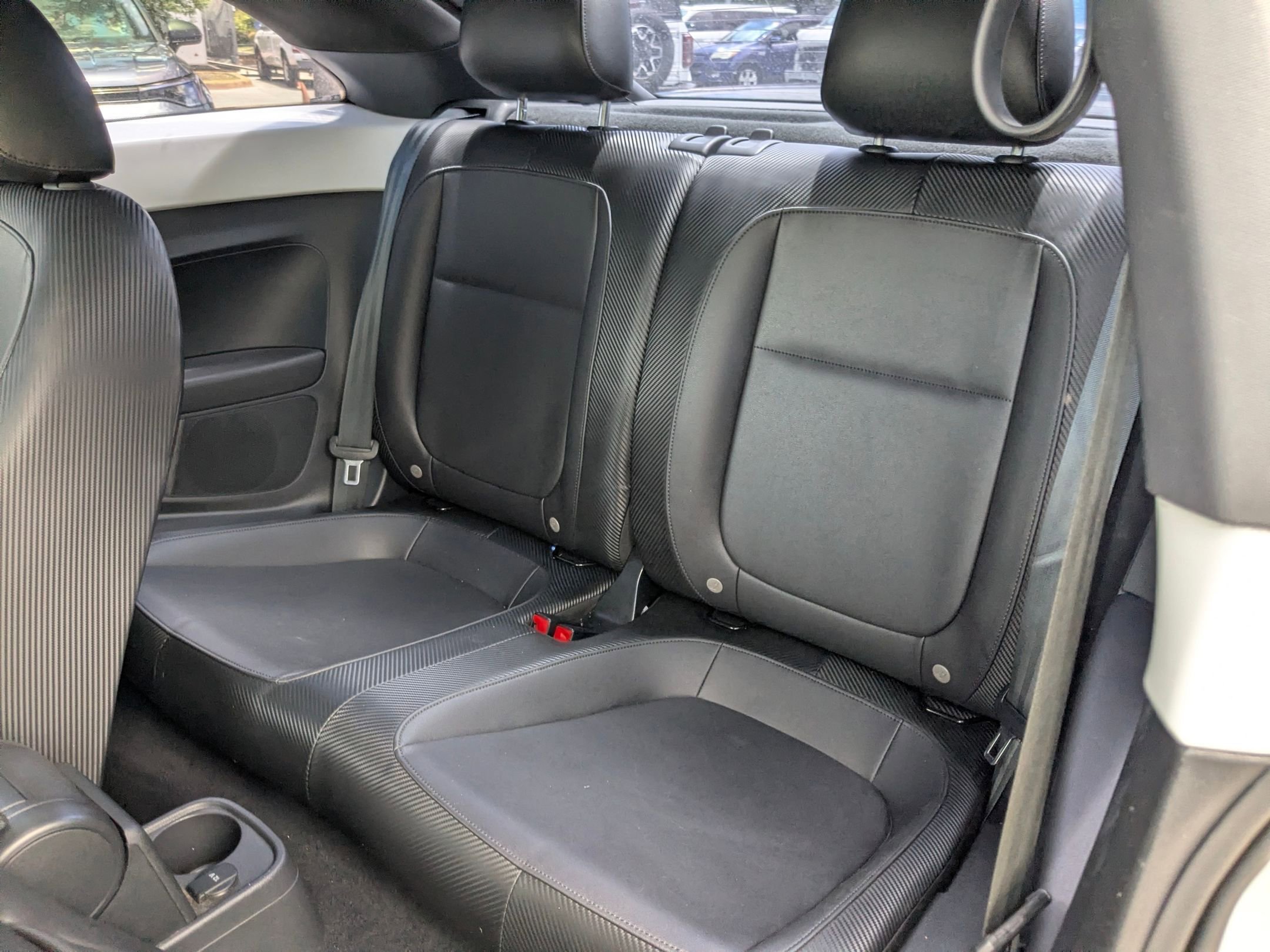 Used 2019 Pure White Volkswagen SE image 13