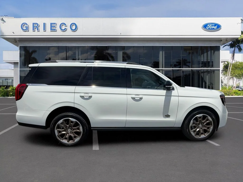 New 2027 White Ford King Ranch image 8